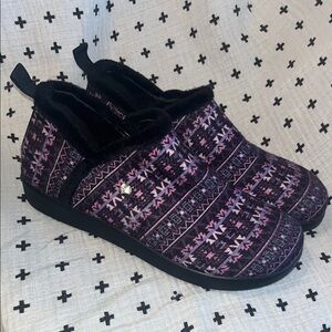 Alegria Cozee Santa Fe Warm Cozy Purple Patterned Slippers